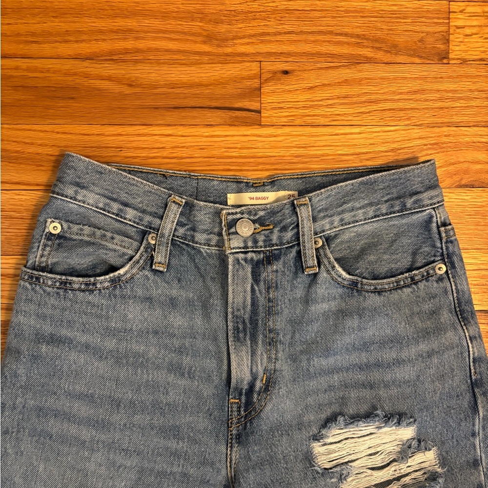 Levi's Women's Blue Relaxed Jeans